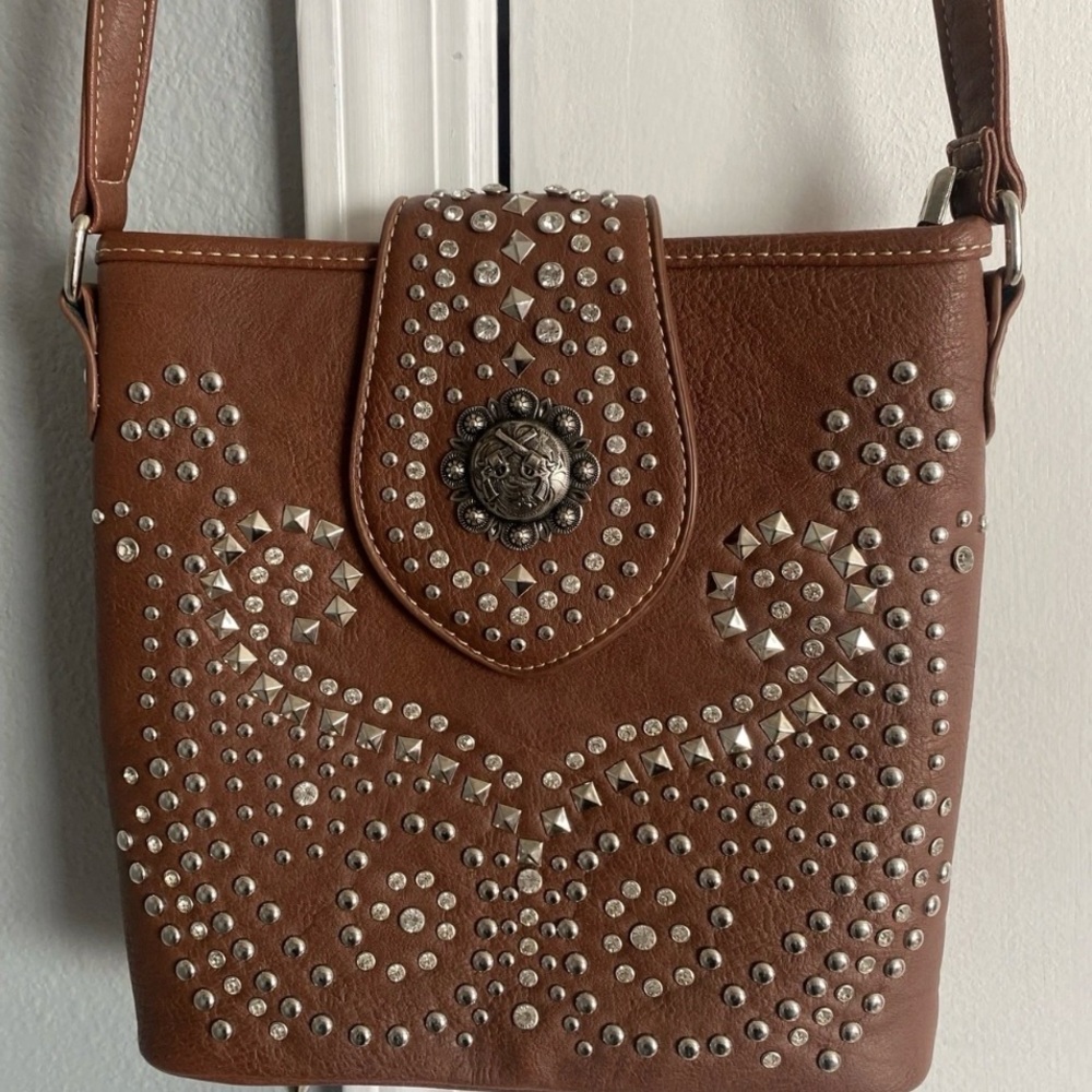 Shyanne Concealed Carry Studded Purse Western Crossbody Bag Adjustable Strap